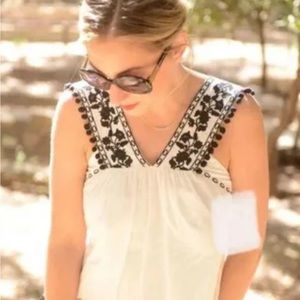 JCrew white with blue Pom Pom and embroidery detail sz 2